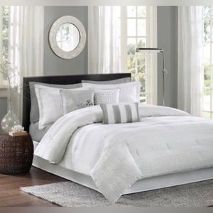 Madison Park Sheridan 7-Piece Comforter Set King White New Unopened